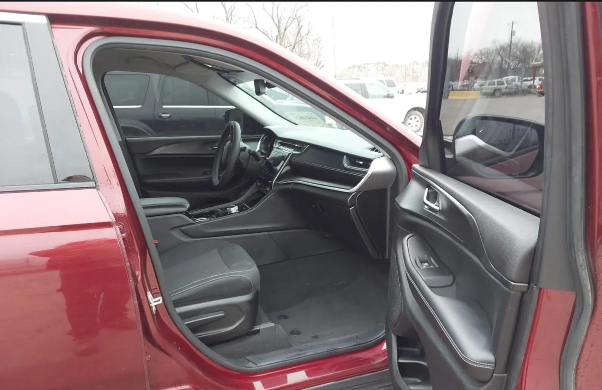 JEEP GRAND CHEROKEE 2023