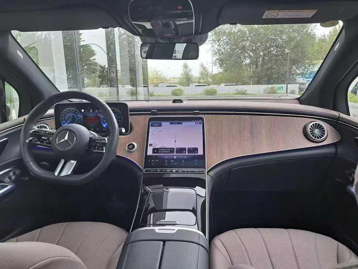 MERCEDES-BENZ EQE 350 2023