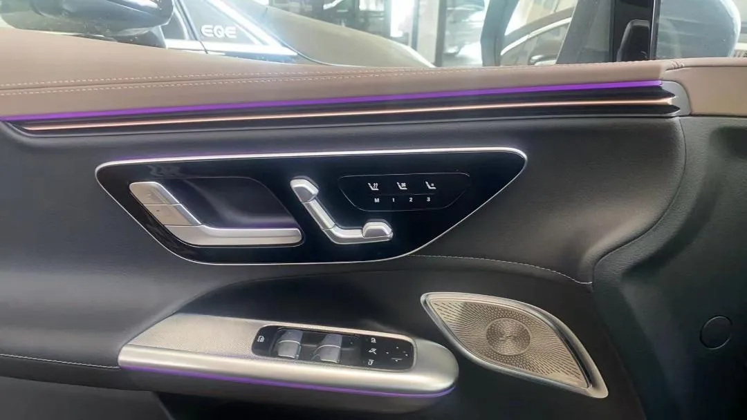 MERCEDES-BENZ EQE 350 2023