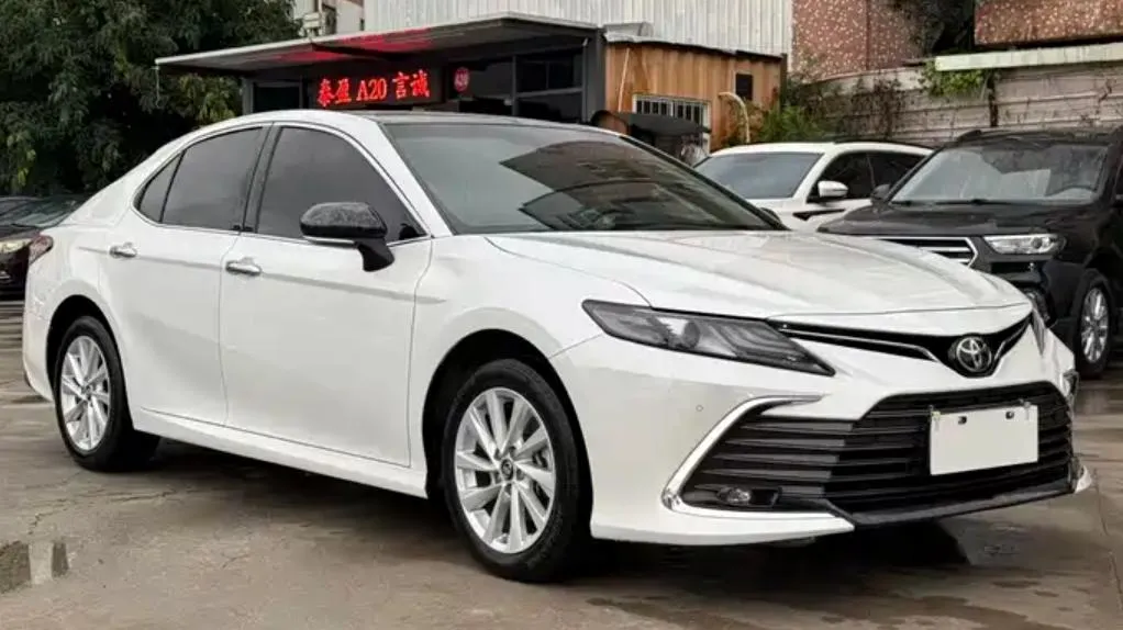 TOYOTA CAMRY 2021