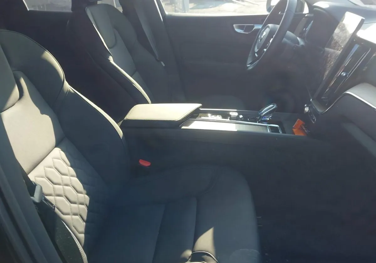 VOLVO XC60 B5 PLUS 2026