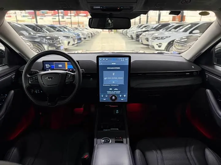 FORD E300 RWD LUXURY EDITION 2021