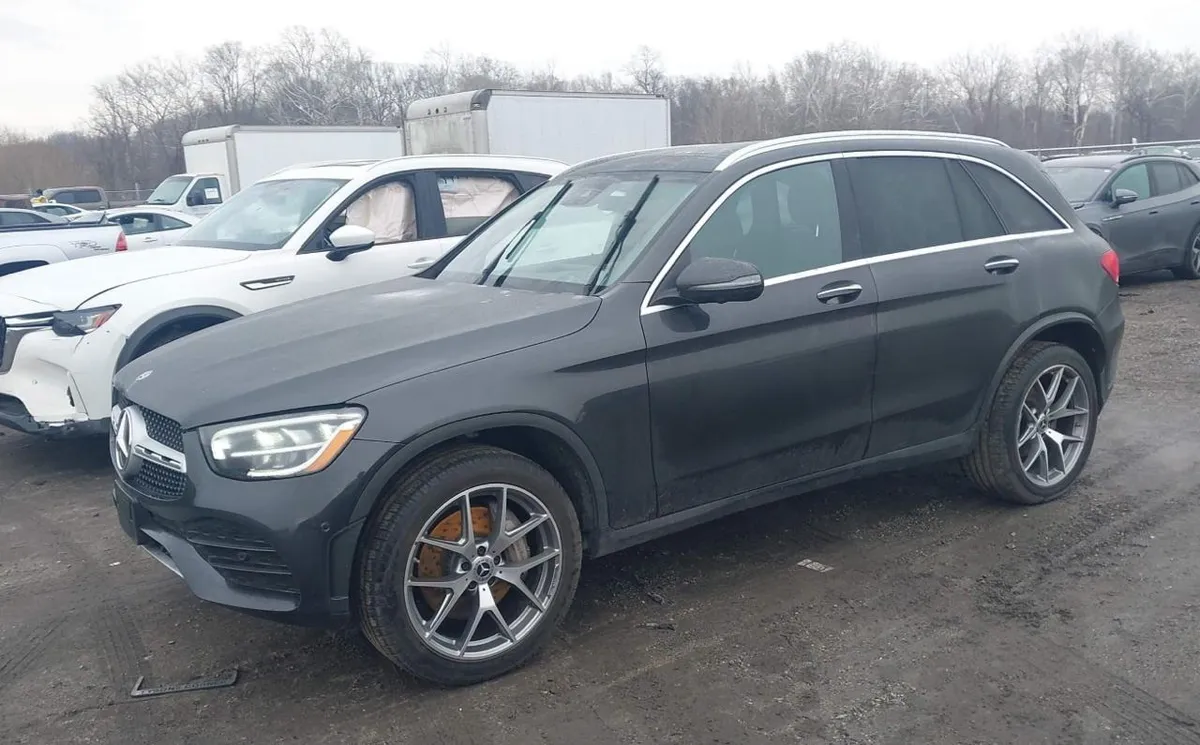 MERCEDES-BENZ GLC 300 2022