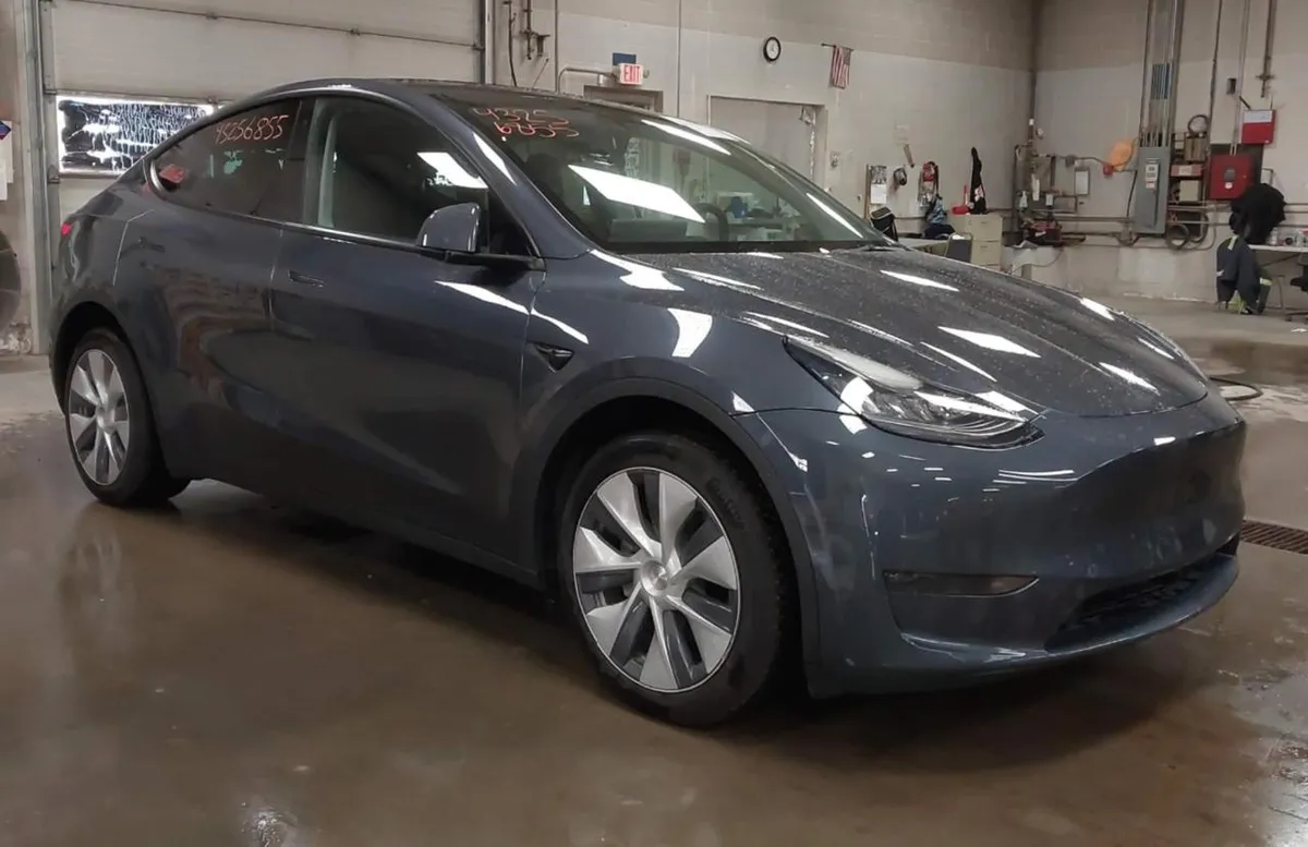 TESLA MODEL Y AWD/LONG RANGE 2023