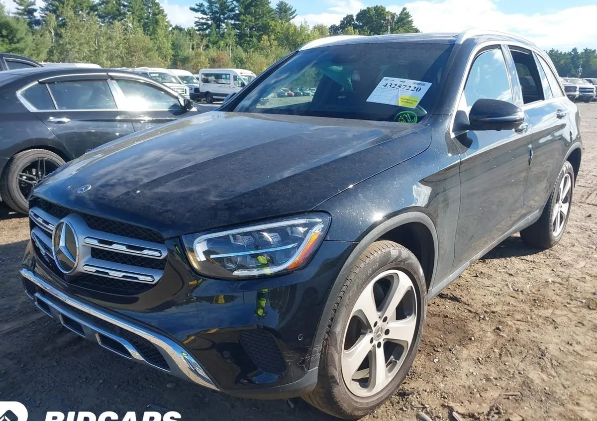 MERCEDES-BENZ GLC 300 2022