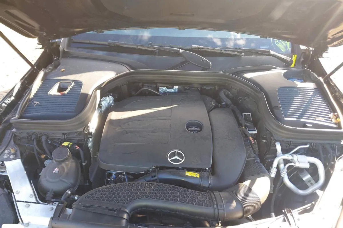 MERCEDES-BENZ GLC 300 2022