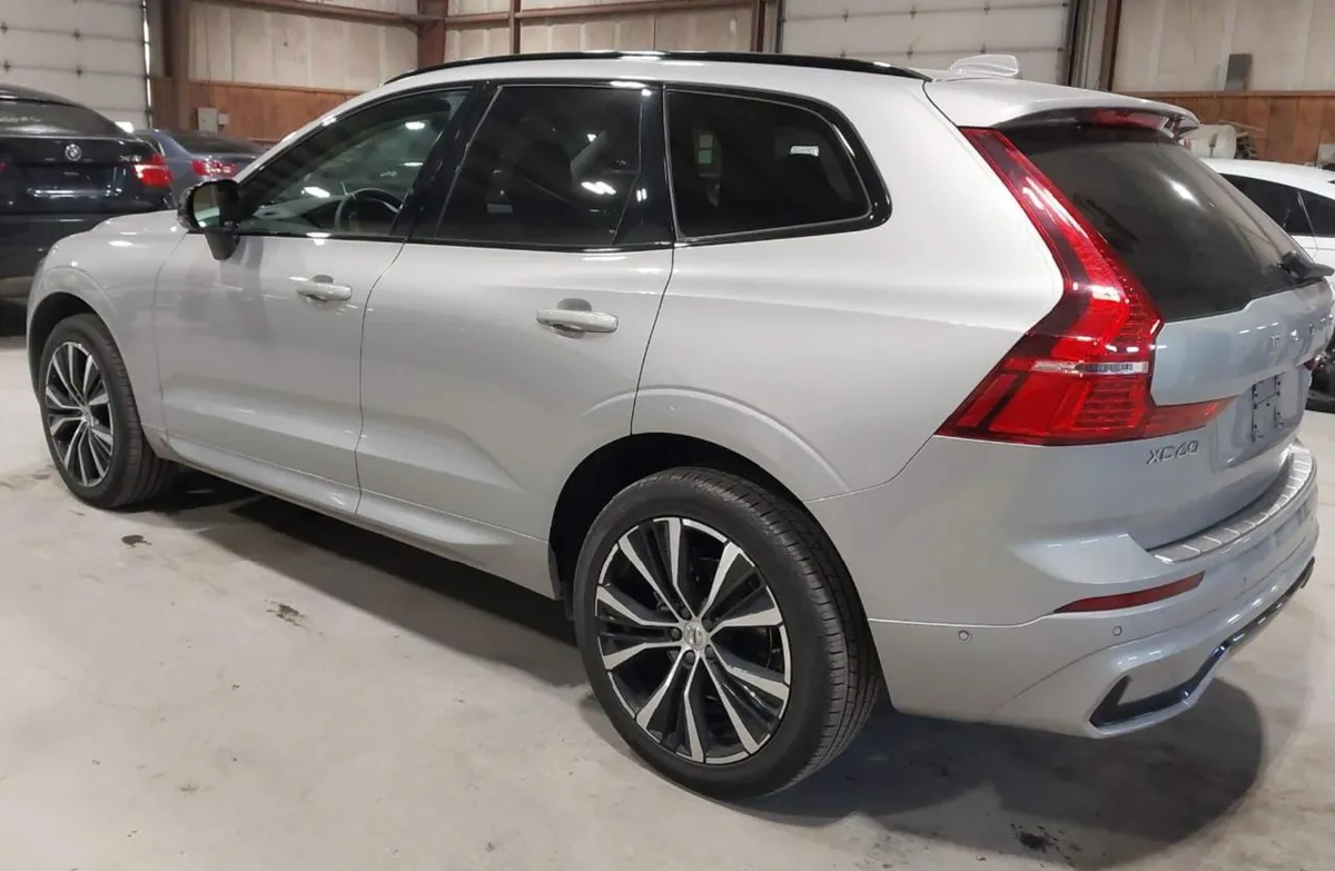 VOLVO XC60 B5 PLUS 2025