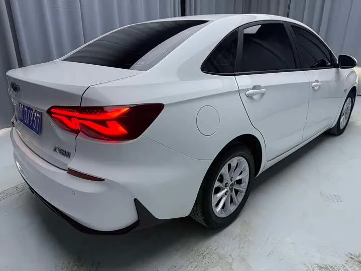 CHEVROLET CRUZE 2023