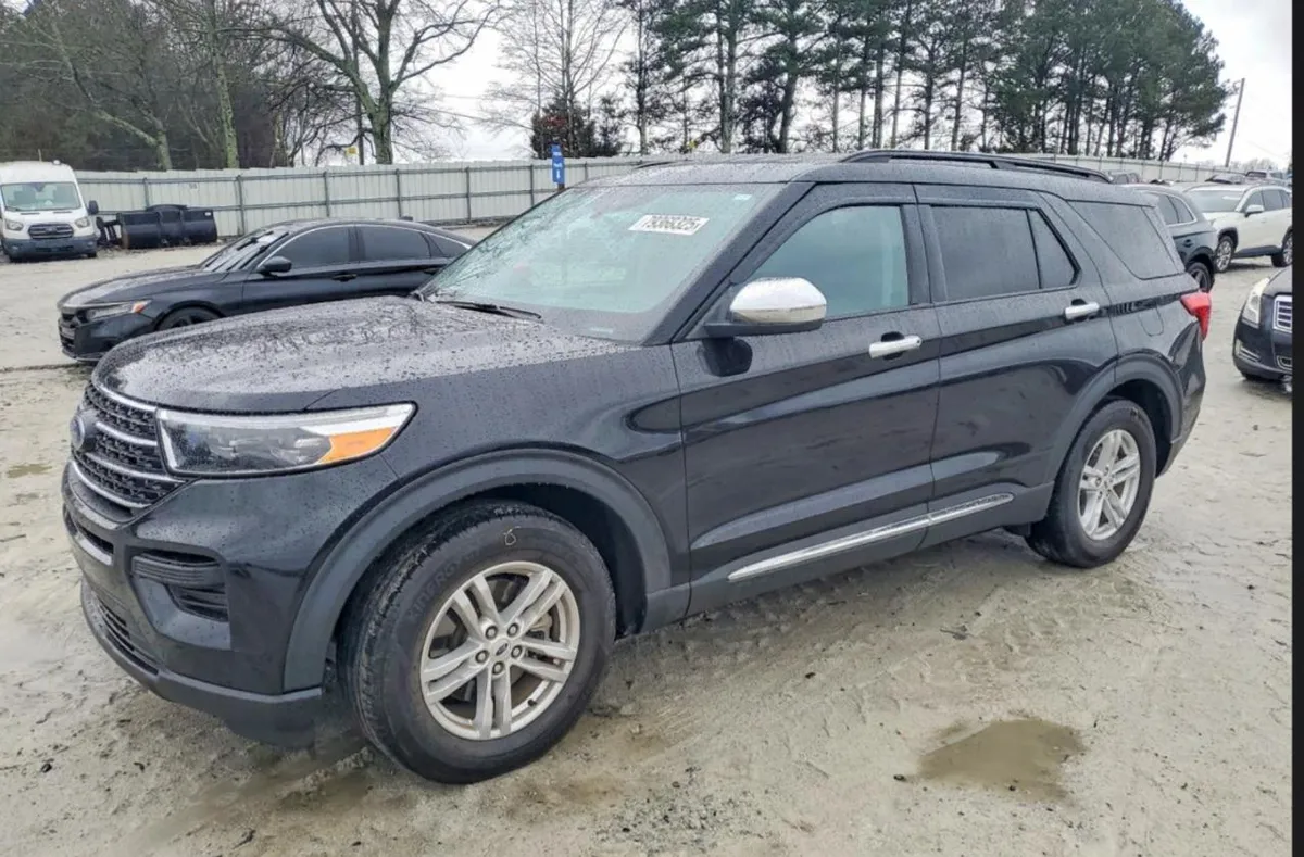 FORD EXPLORER XLT 2023