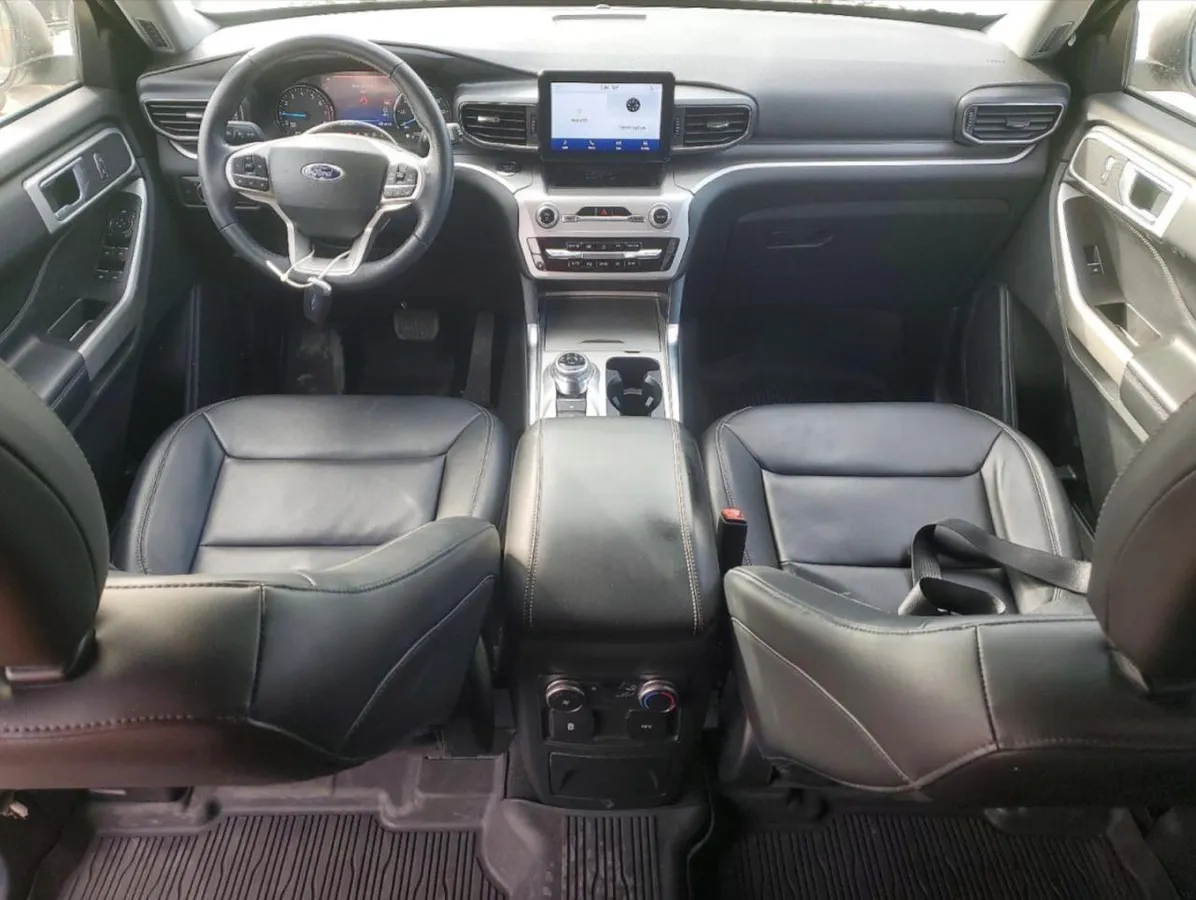 FORD EXPLORER XLT 2022