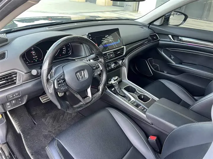 HONDA ACCORD PREMIUM 2022