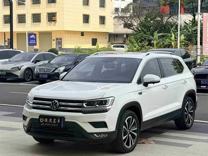 VOLKSWAGEN THARU LUXURY 2022