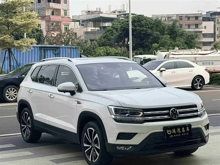 VOLKSWAGEN THARU LUXURY 2022