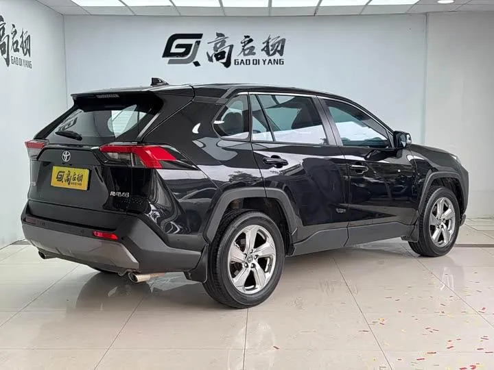 TOYOTA RAV4 2021