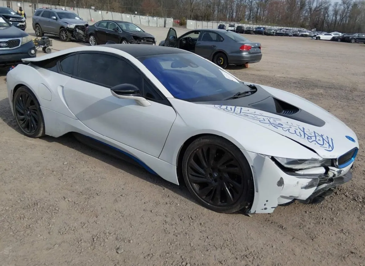 BMW I8 2016