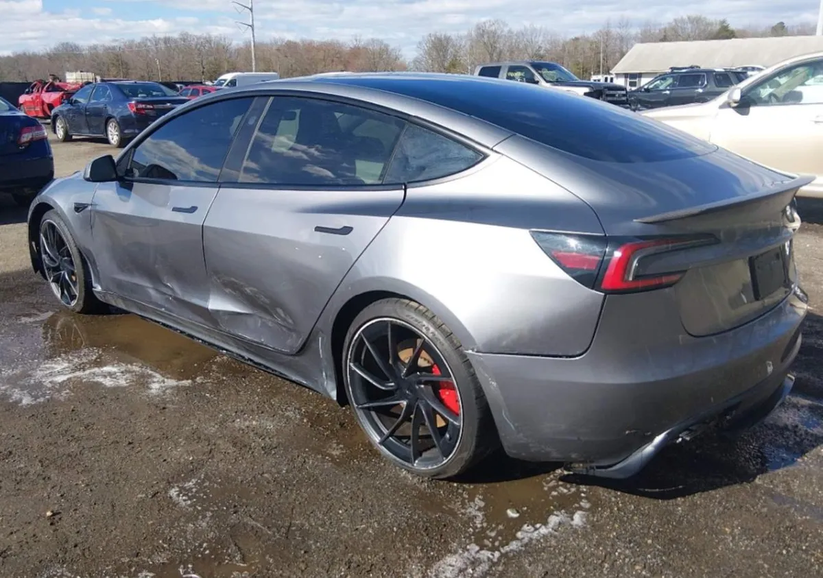 TESLA MODEL 3 PERFORMANCE ALL-WHEEL 2024