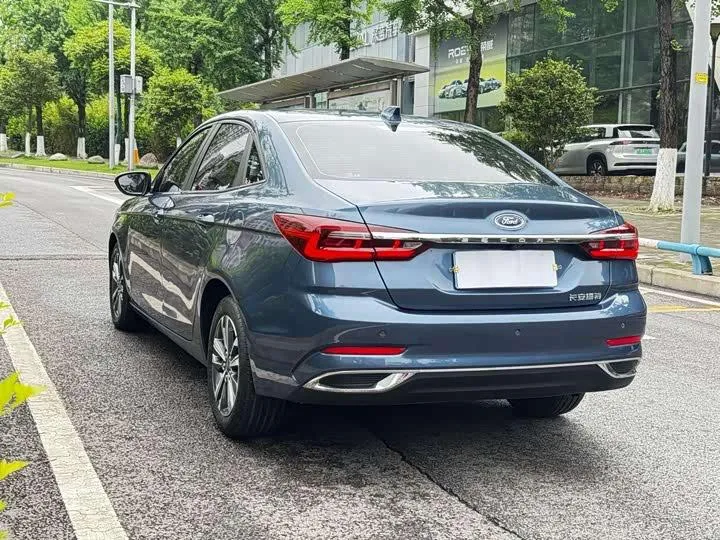 FORD FOCUS 2021