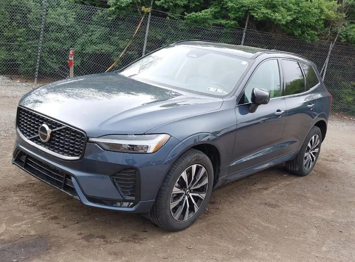VOLVO XC60 B5 CORE DARK 2024