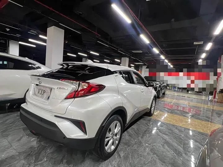 TOYOTA IZOA 2022
