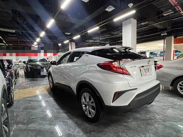 TOYOTA IZOA 2022