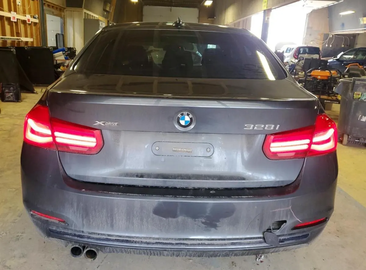 BMW 328 XI SULEV 2016