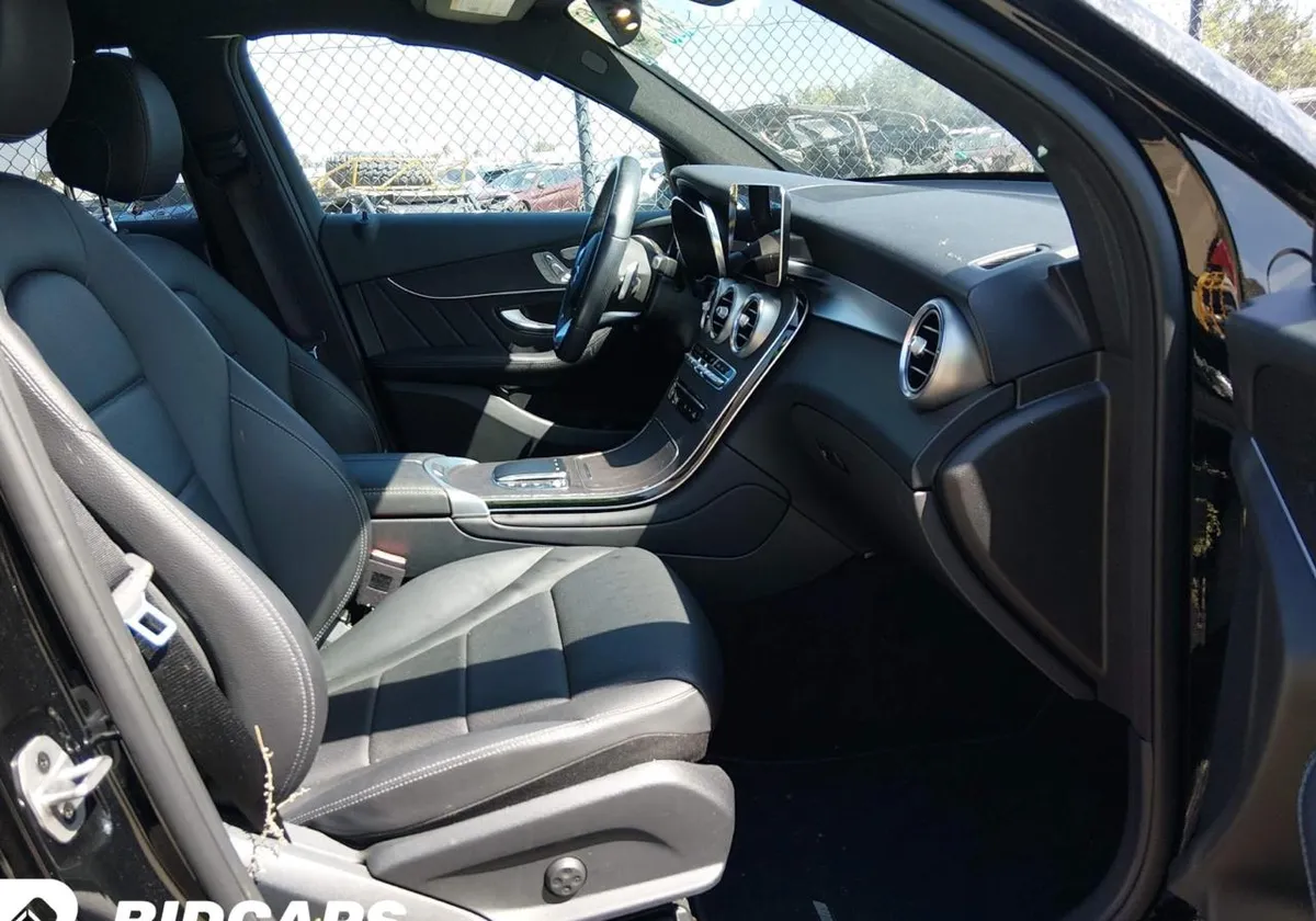 MERCEDES-BENZ GLC 4MATIC SUV 2022