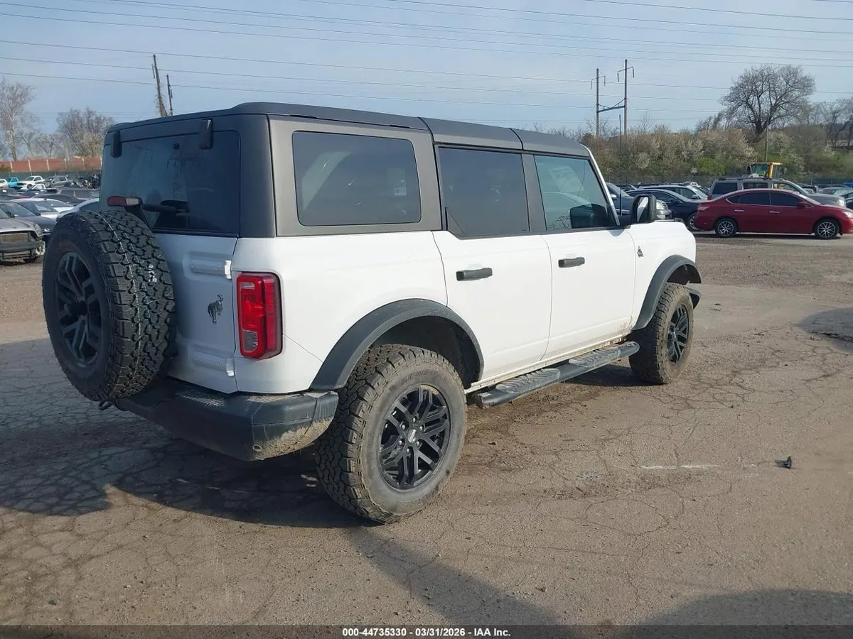 FORD BRONCO BLACK DIAMOND 2023