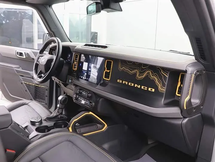 FORD BRONCO 2024