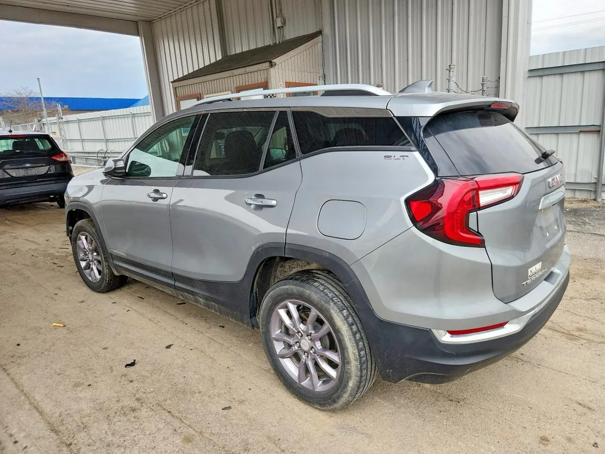 GMC TERRAIN SLT 2023