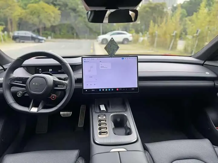 XIAOMI SU7 ALL-WHEEL 2024