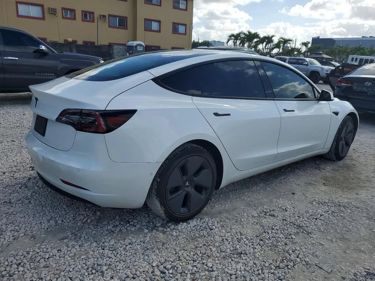 TESLA MODEL 3 RWD 2021