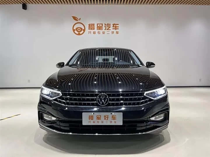 VOLKSWAGEN MAGOTAN 330TSI DSG 2023
