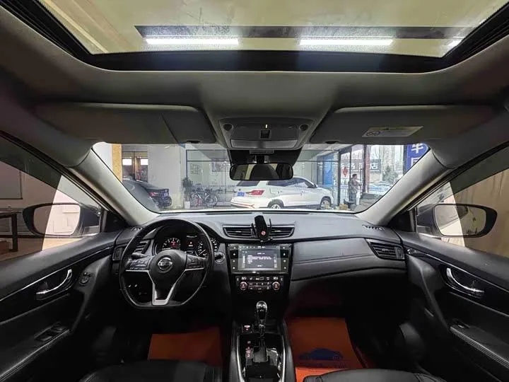 NISSAN X-TRAIL PREMIUM 2022