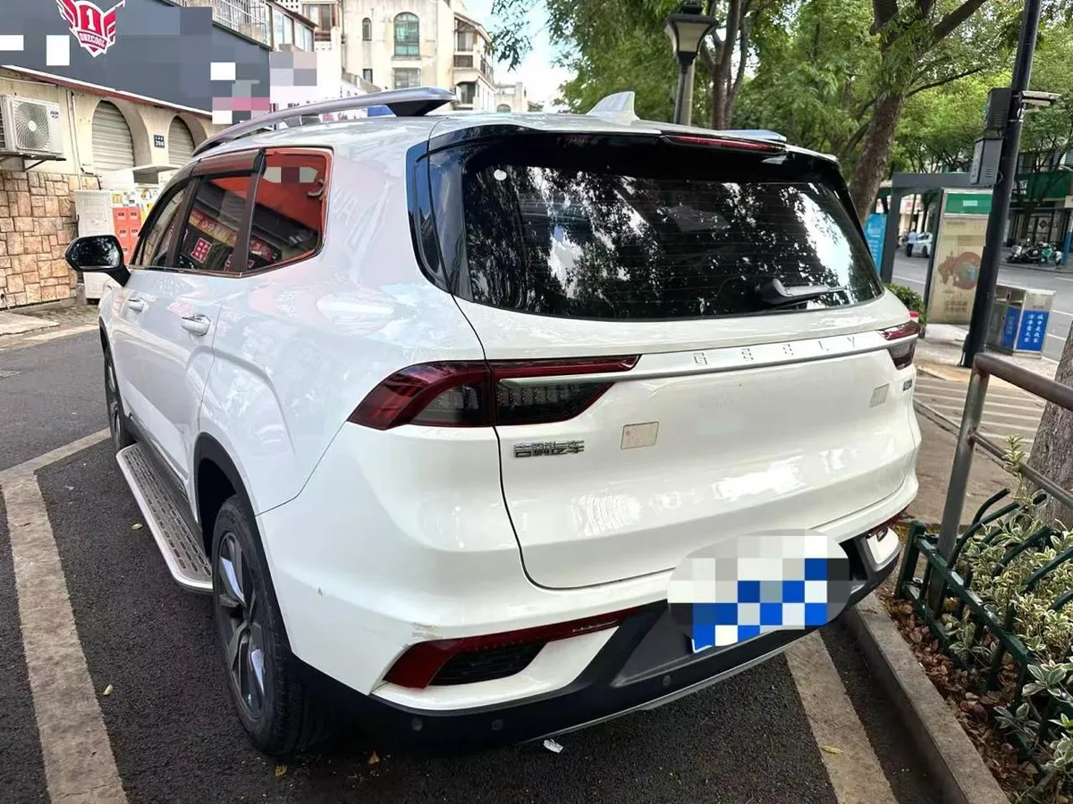 GEELY OKAVANGO 2022