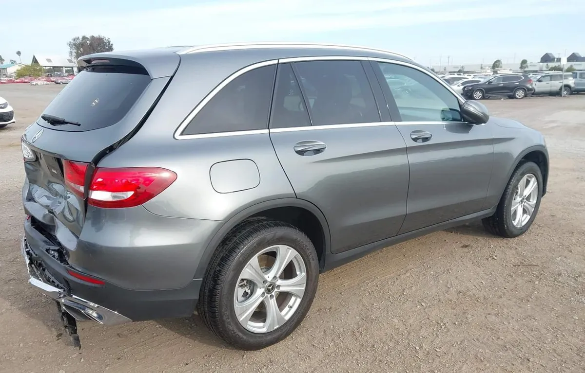 MERCEDES-BENZ GLC 300 2018