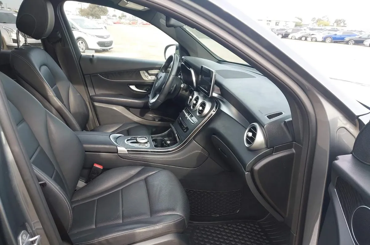 MERCEDES-BENZ GLC 300 2018