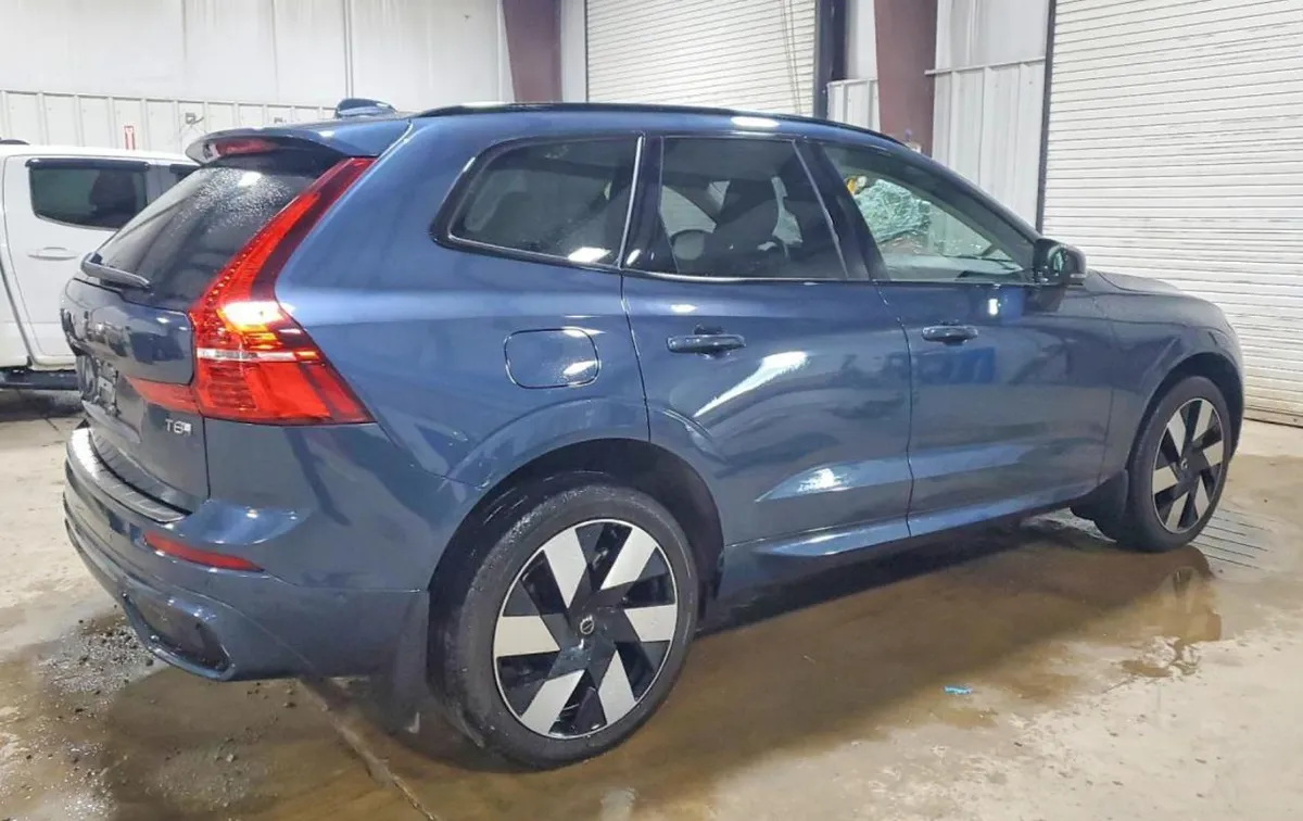 VOLVO XC60 PLUS 2025