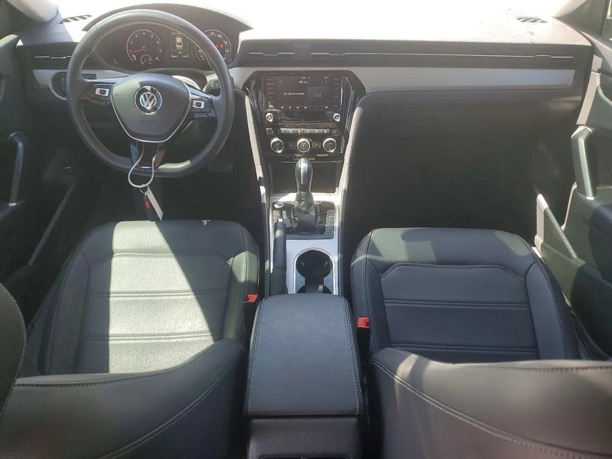 VOLKSWAGEN PASSAT SE 2022