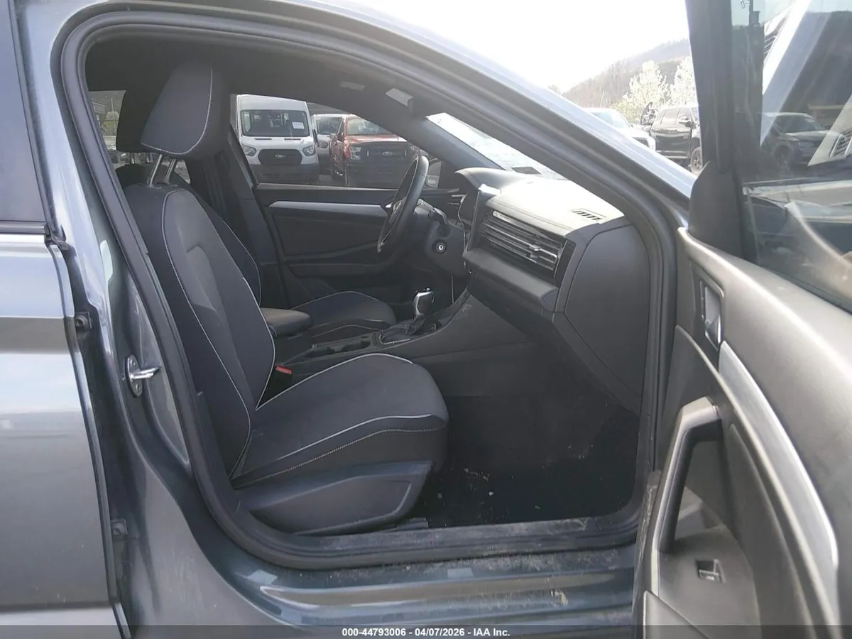 VOLKSWAGEN JETTA SPORT 2025