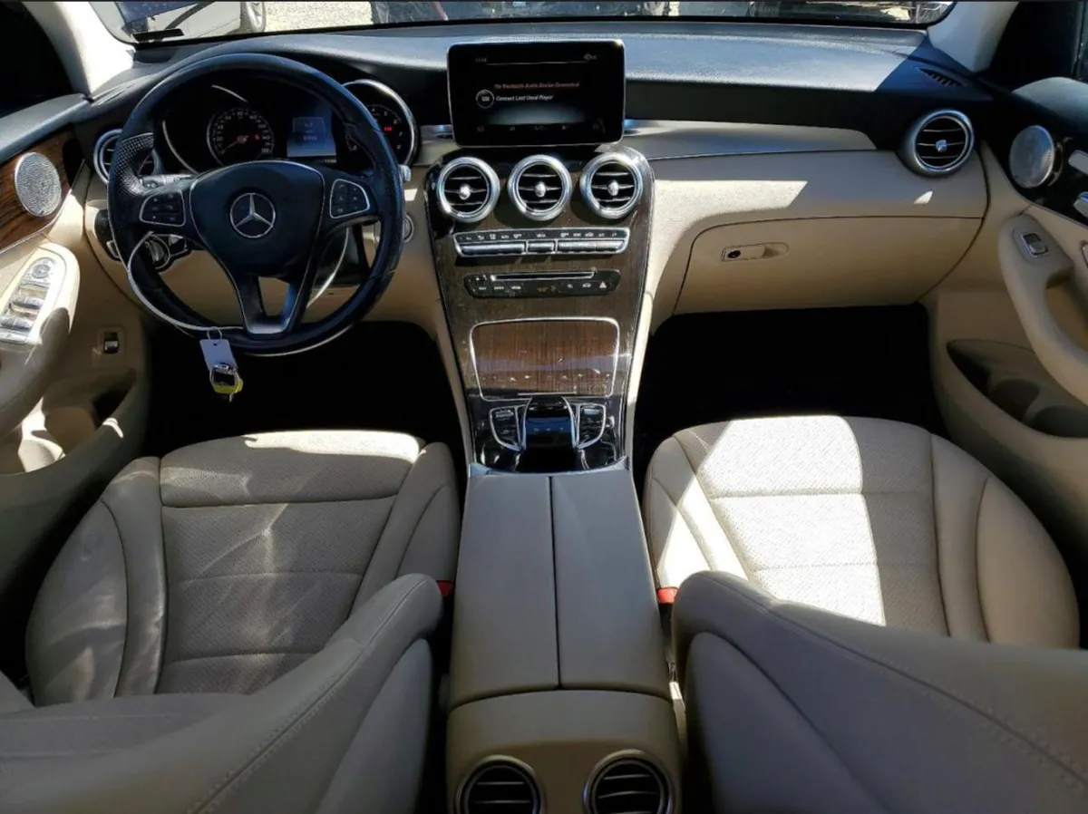 MERCEDES-BENZ GLC 300 2017