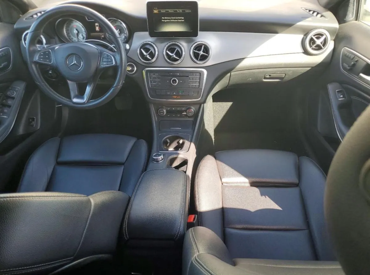 MERCEDES-BENZ GLA 250 2017