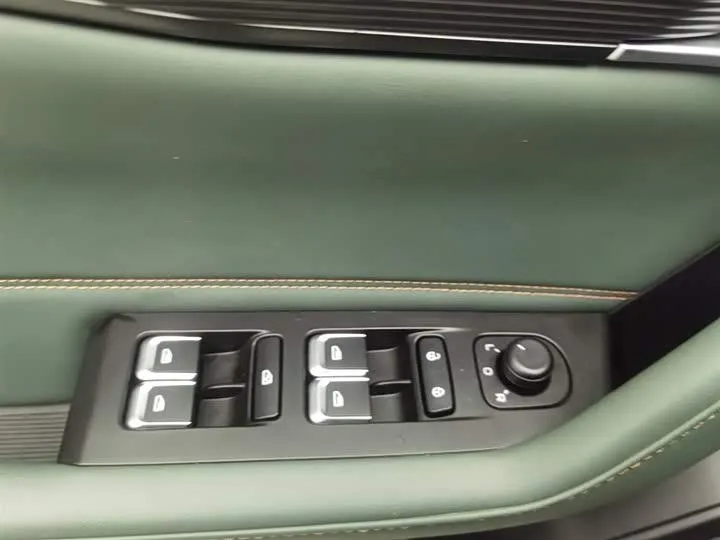 GEELY OKOVANGO 2023