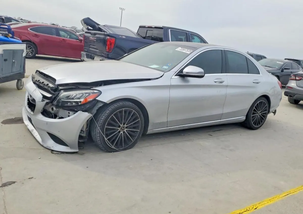 MERCEDES-BENZ C-CLASS 300 2020
