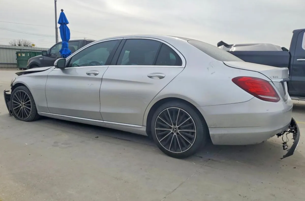 MERCEDES-BENZ C-CLASS 300 2020