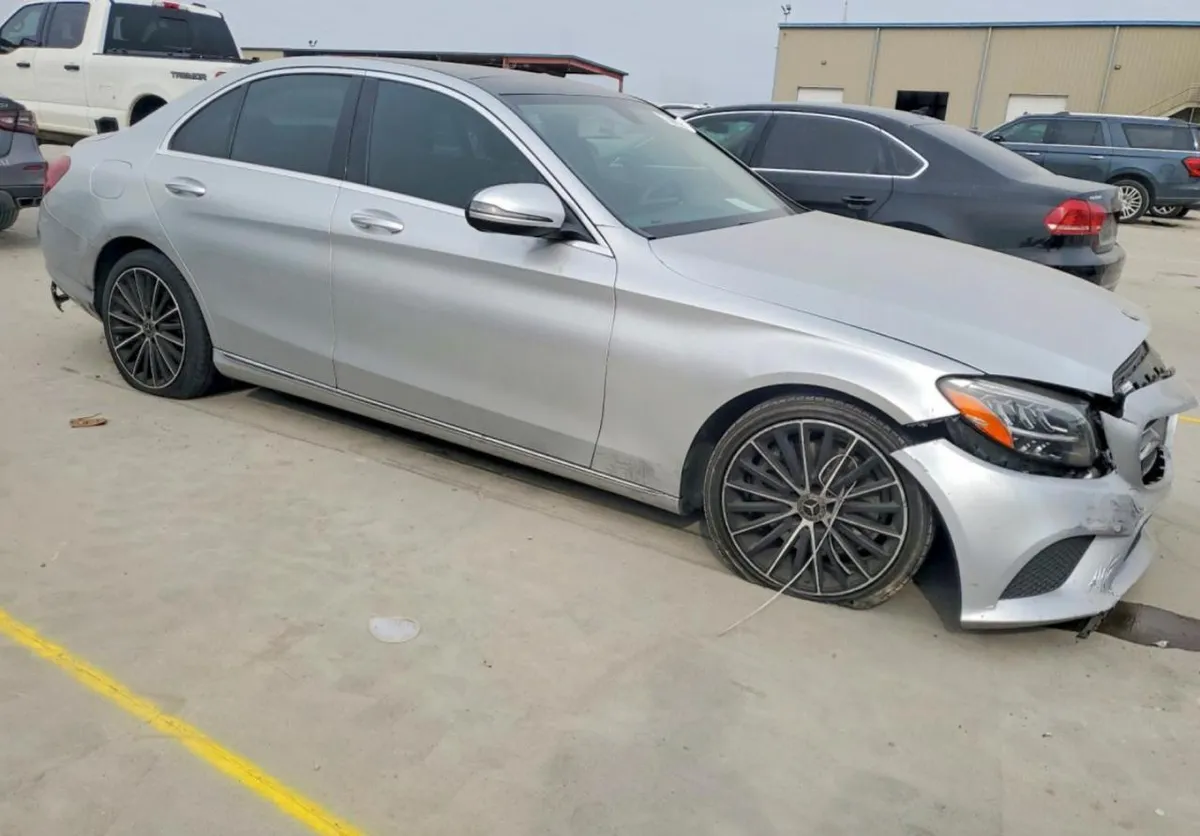 MERCEDES-BENZ C-CLASS 300 2020