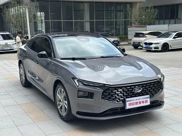 FORD MONDEO LUXURY 2022
