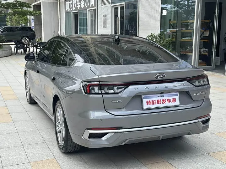 FORD MONDEO LUXURY 2022