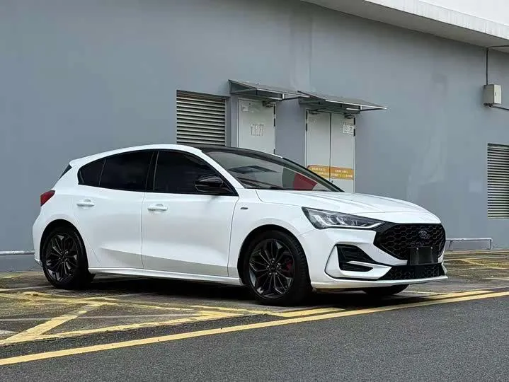 FORD FOCUS HATCHBACK ECOBOOST 180 2022