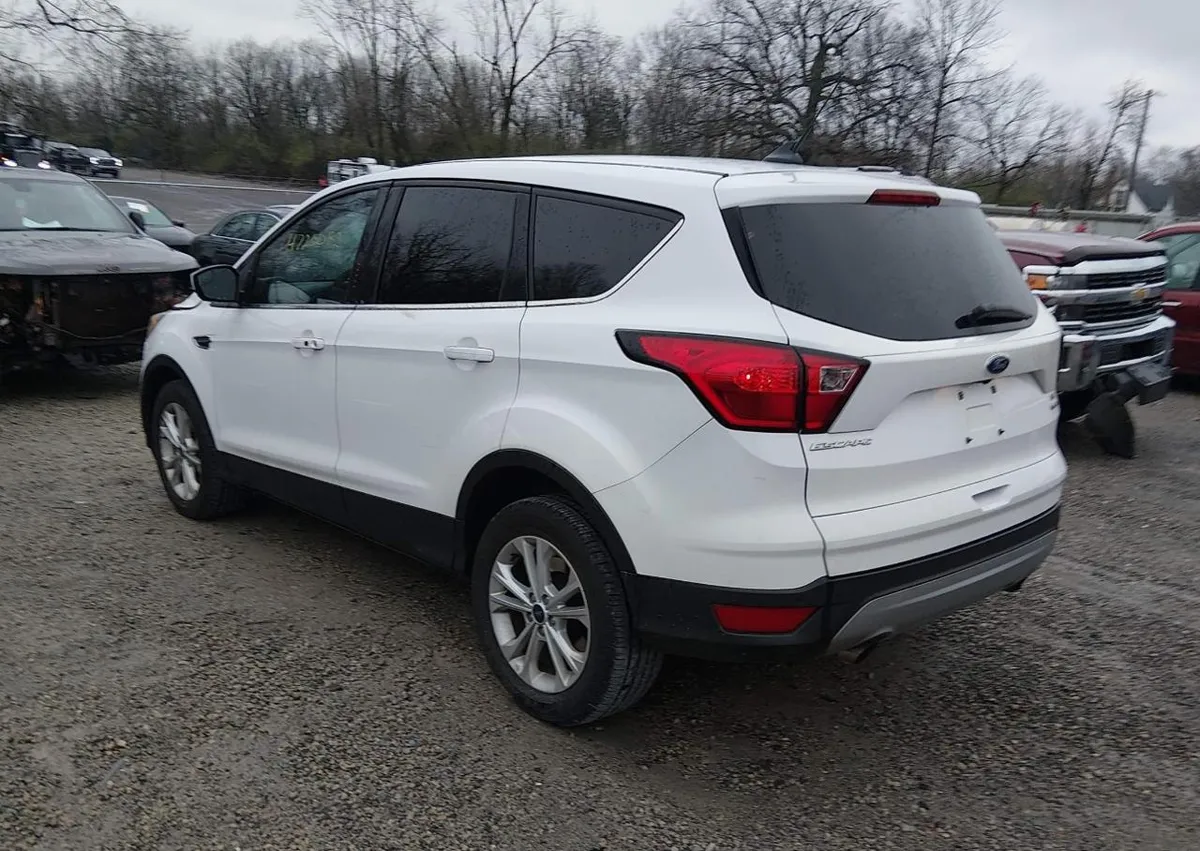FORD ESCAPE SE 2019