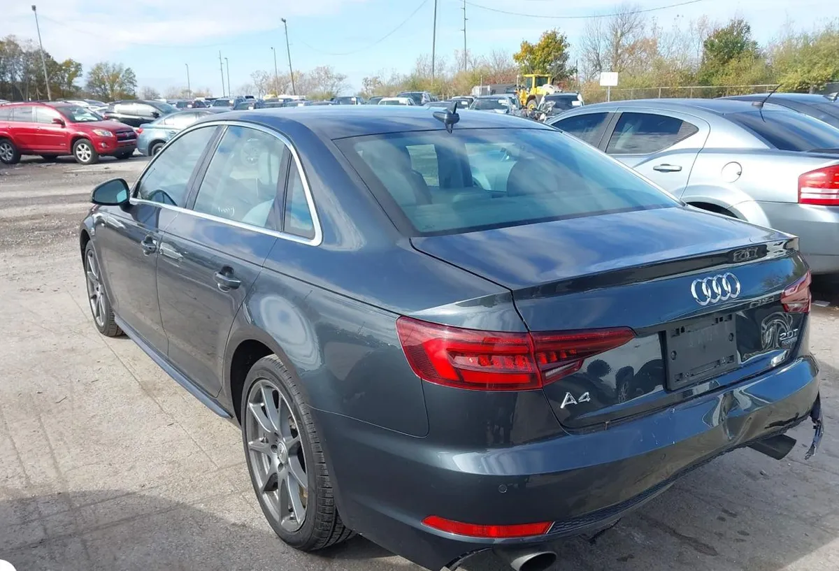 AUDI A4 2.0T PREMIUM/2.0T TECH PREMIUM 2018